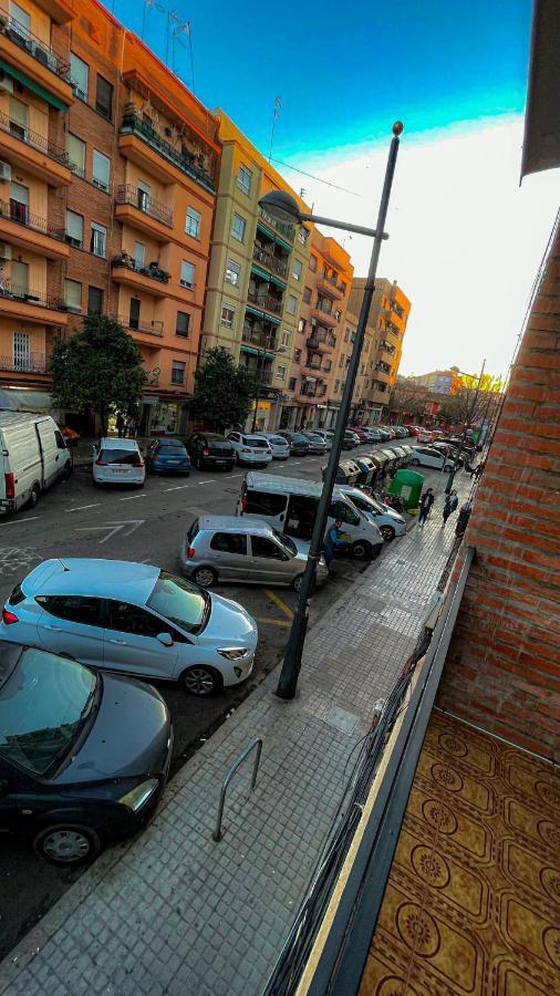 Alojamiento Valencia公寓 外观 照片